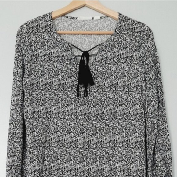 RIPE Boho Light Tunic Blouse B&W Floral Pattern Multicolor Hem Sz M - Picture 3 of 13